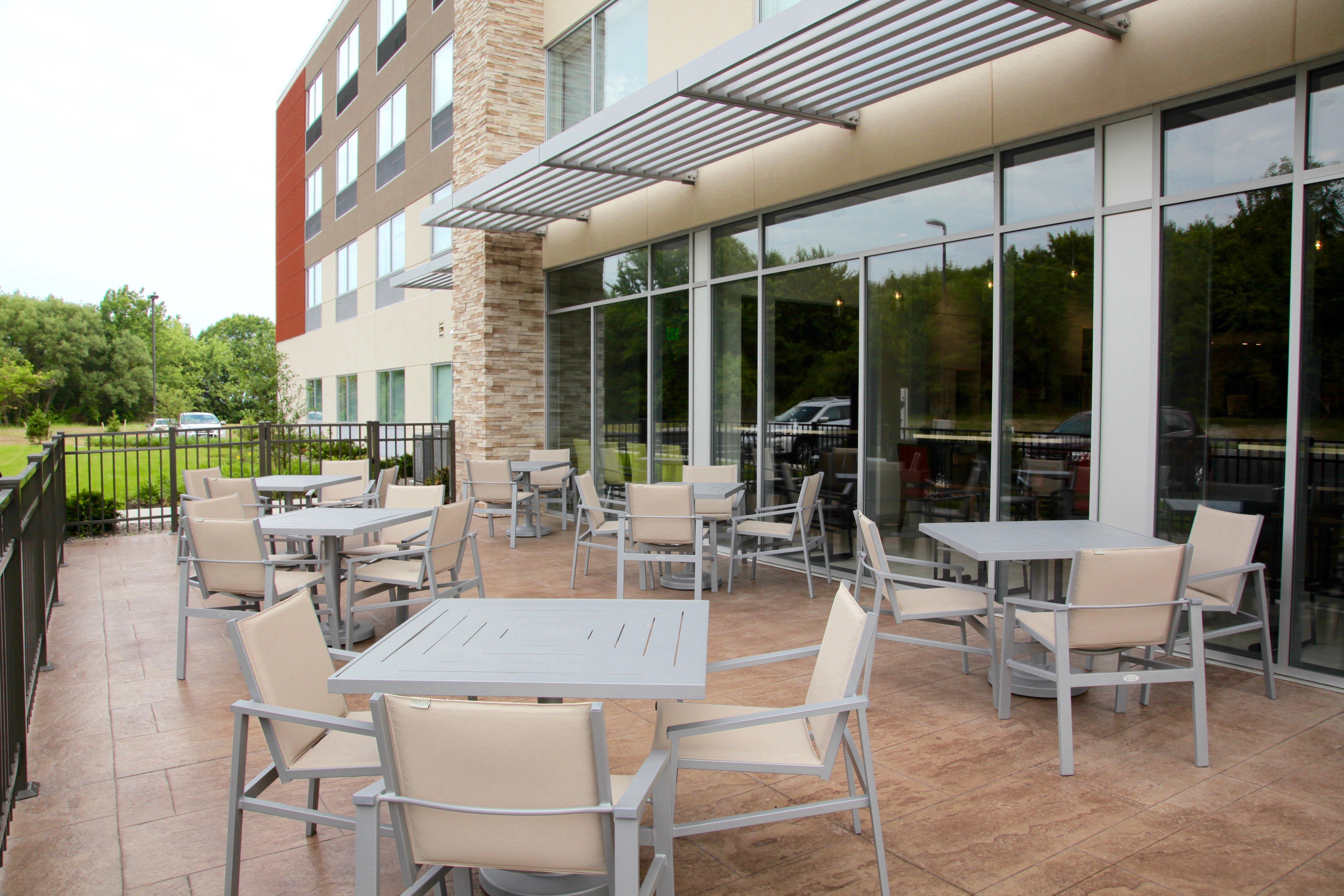 Holiday Inn Express & Suites Oswego By Ihg Exterior foto