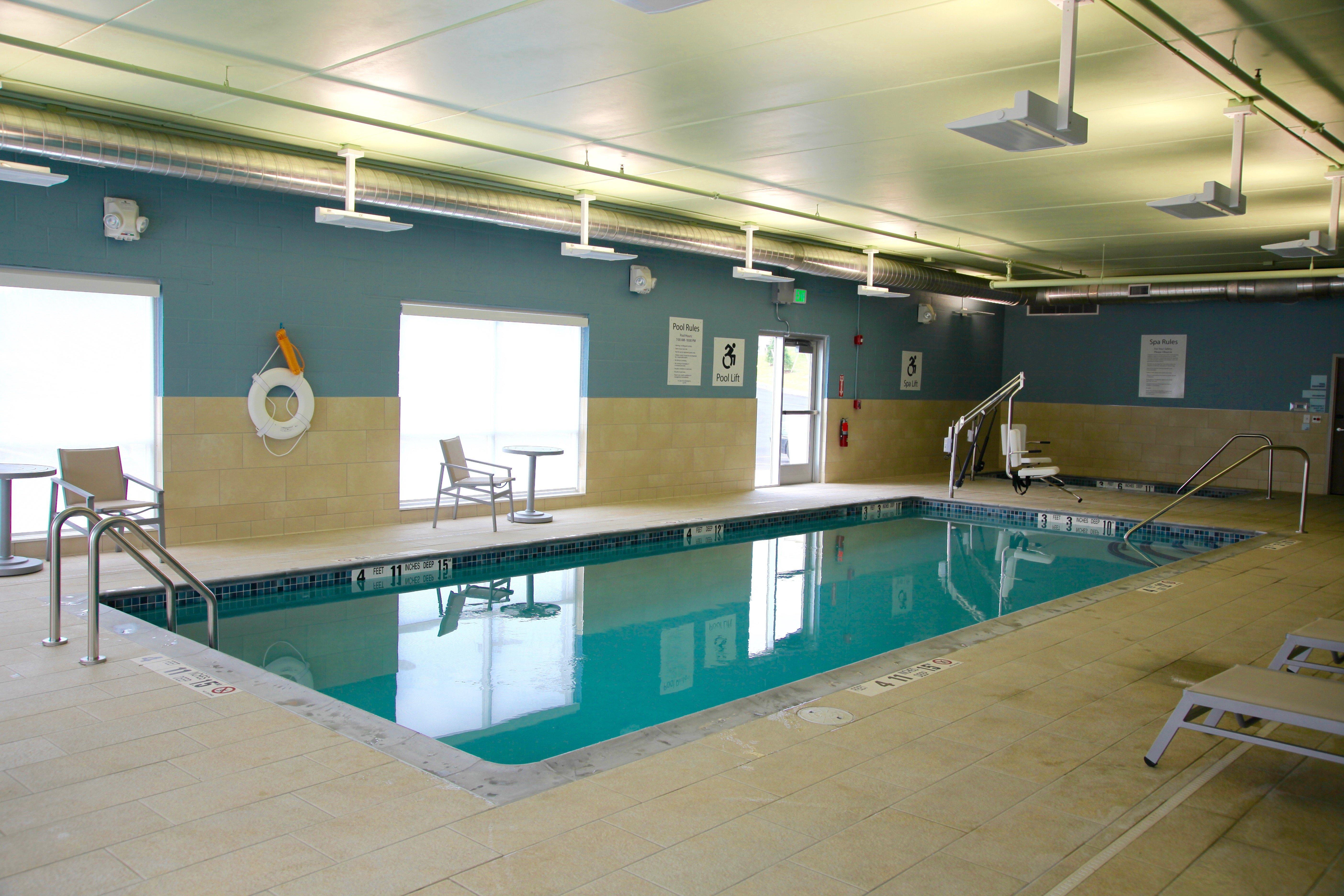 Holiday Inn Express & Suites Oswego By Ihg Exterior foto